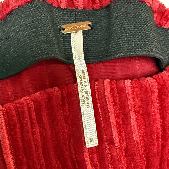 ❣️ FREE PEOPLE PENNY PULL ON VELVET PANT SALSA❣️ - Picture 14 of 15